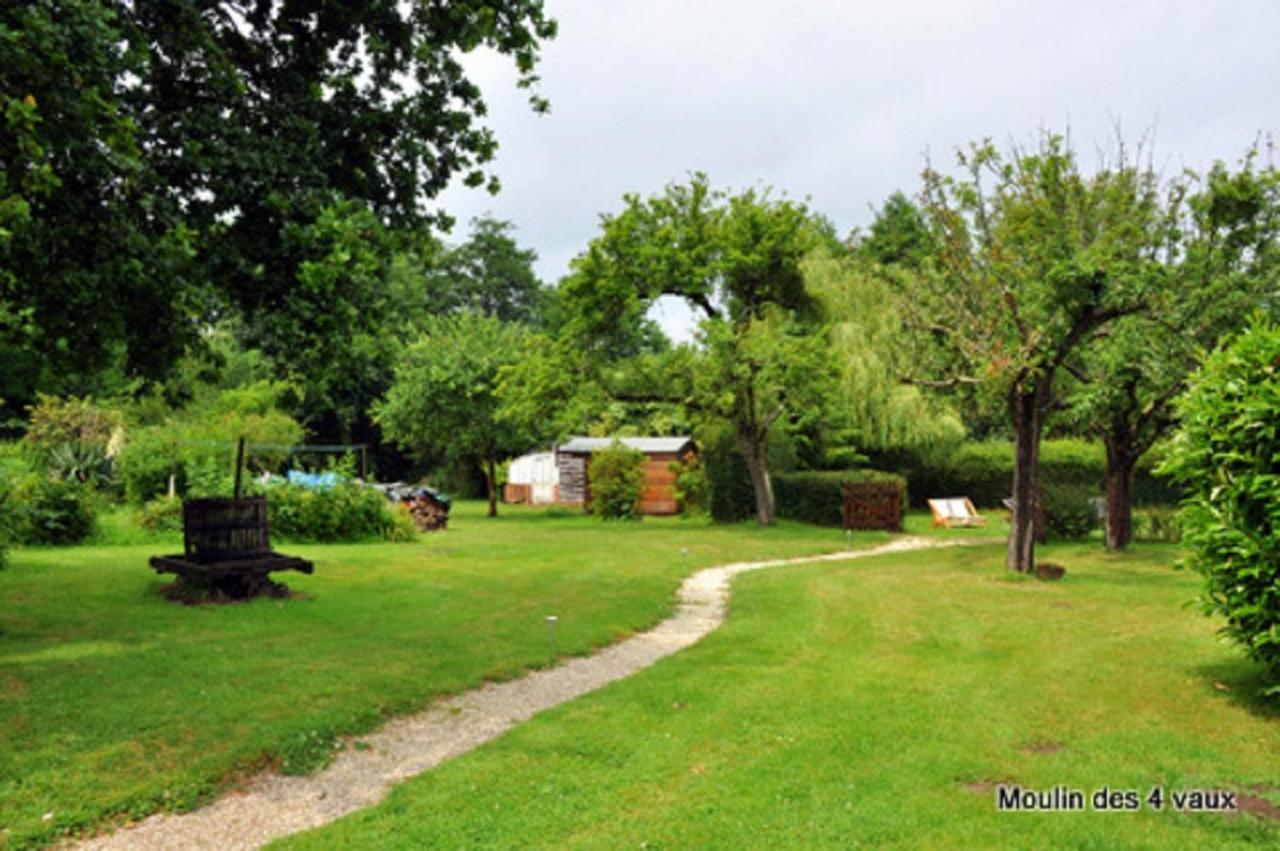 Gite Le Moulin Des 4 Vaux Saint-Étienne-la-Thillaye Esterno foto